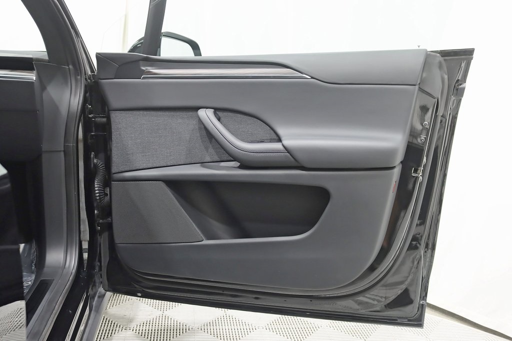 2023 Tesla Model X photo 28