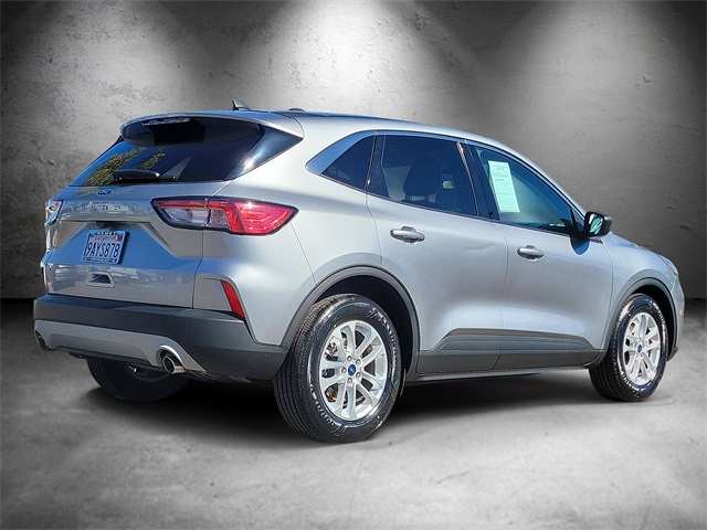 2022 Ford Escape SE photo 2
