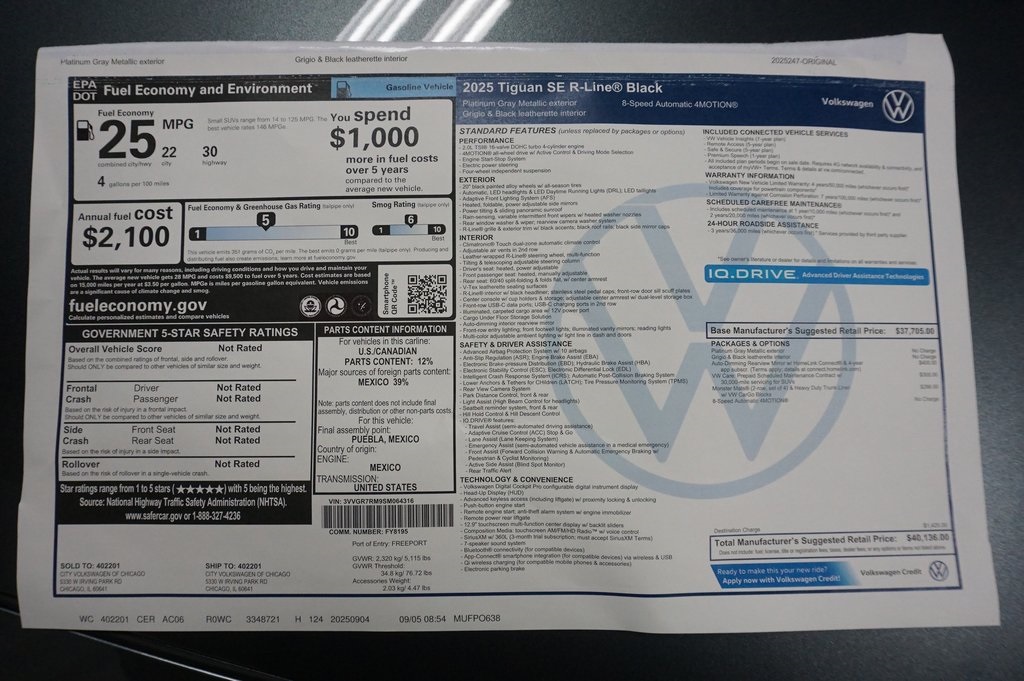 2025 Volkswagen Tiguan SE R-Line Black photo 32