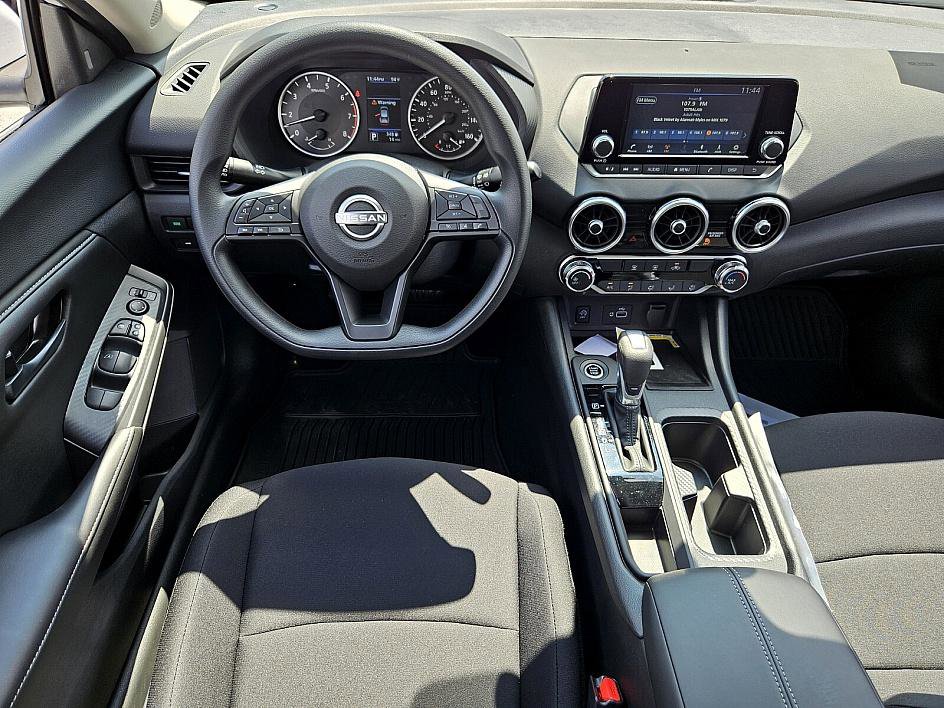 2025 Nissan Sentra S photo 9