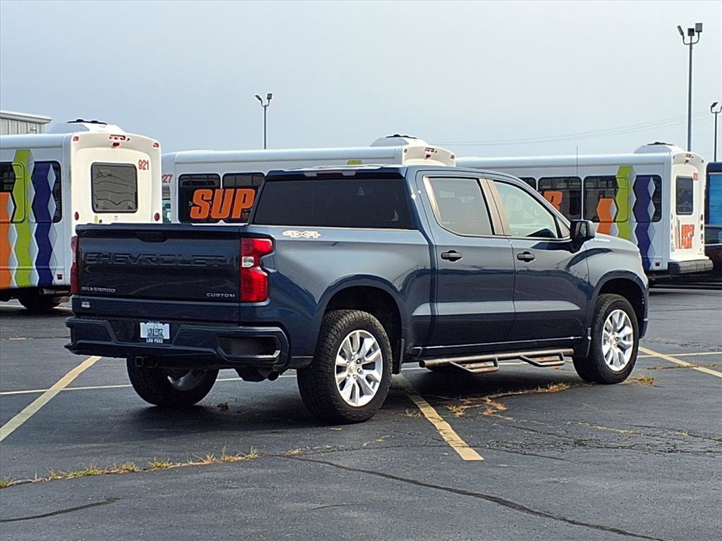 2022 Chevrolet Silverado 1500 Custom photo 3