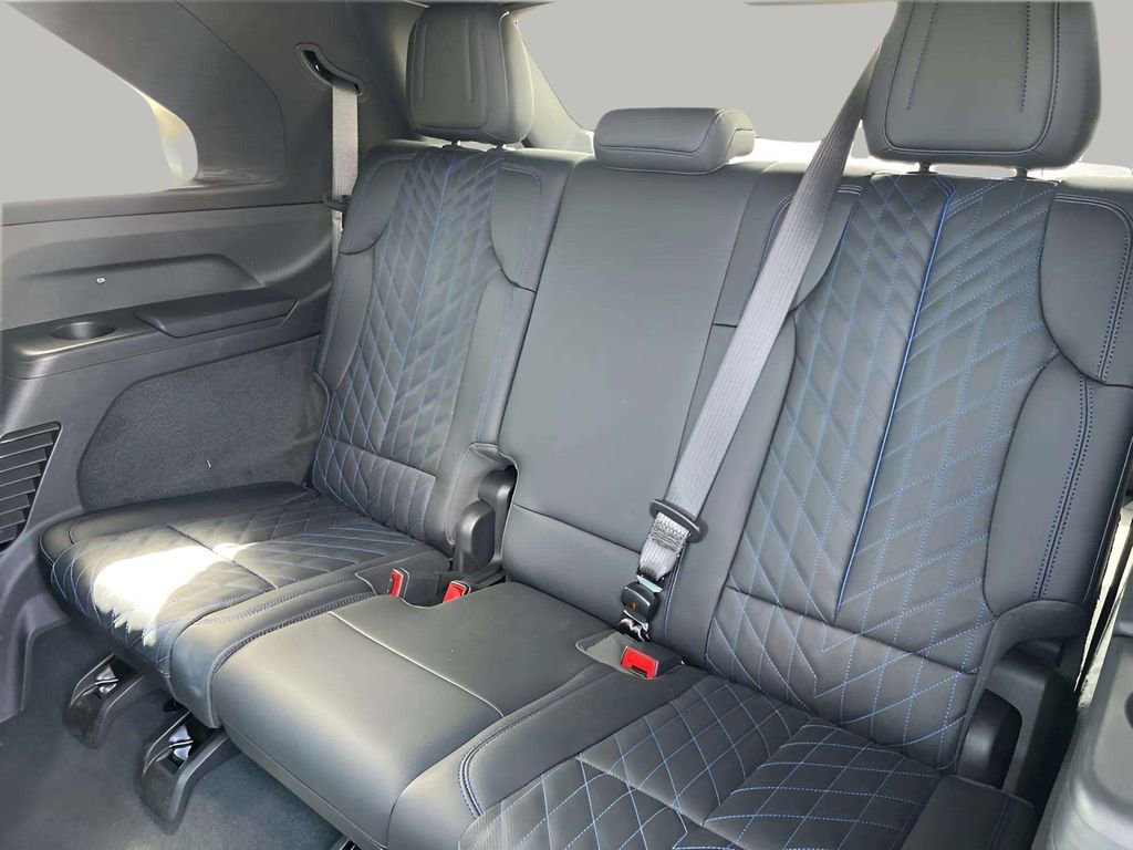 2025 Cadillac Escalade IQ Luxury photo 16