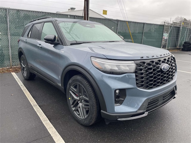 2026 Ford Explorer ST-LINE's photo