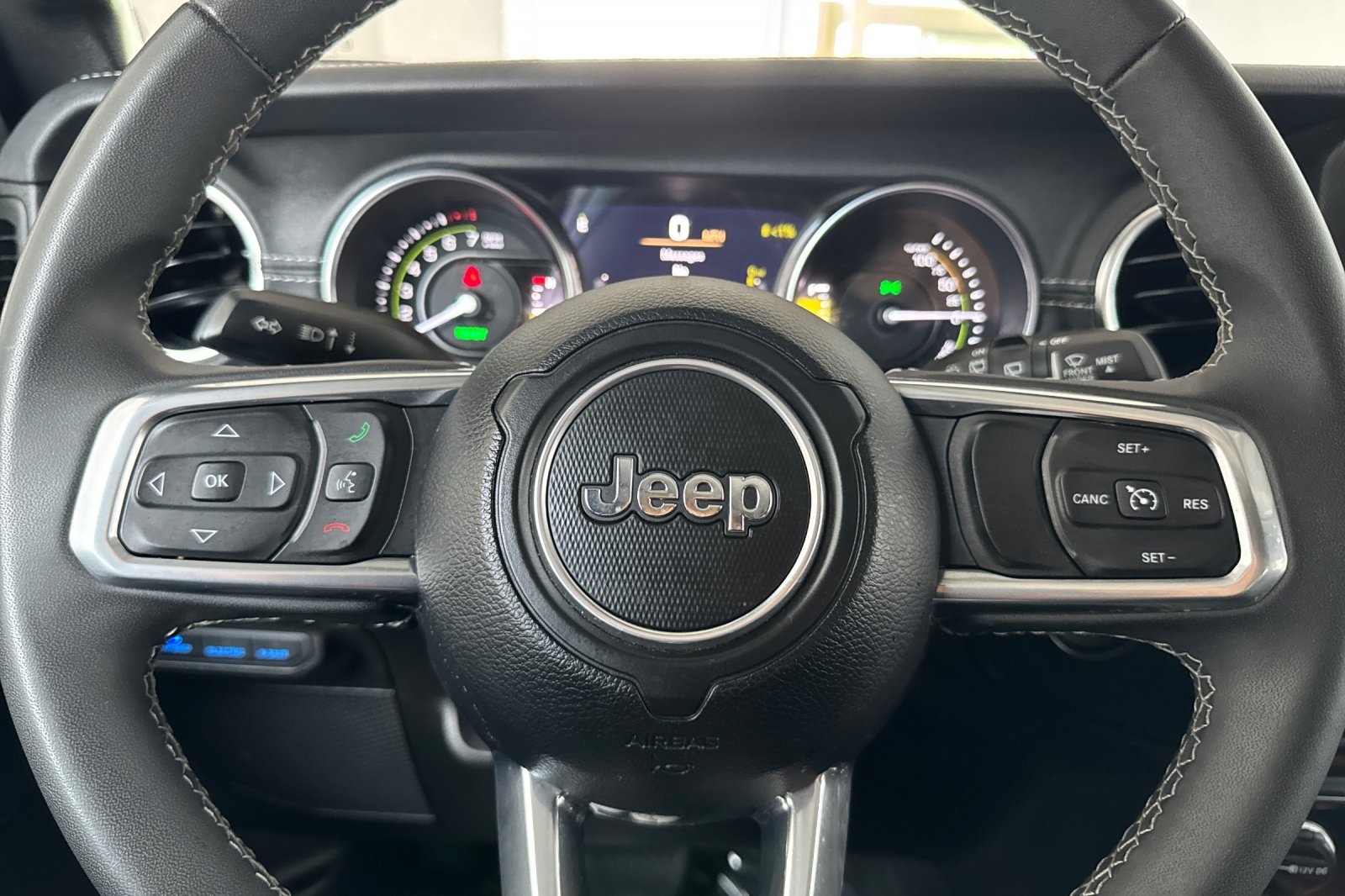 2023 Jeep Wrangler Sahara 4xe photo 27