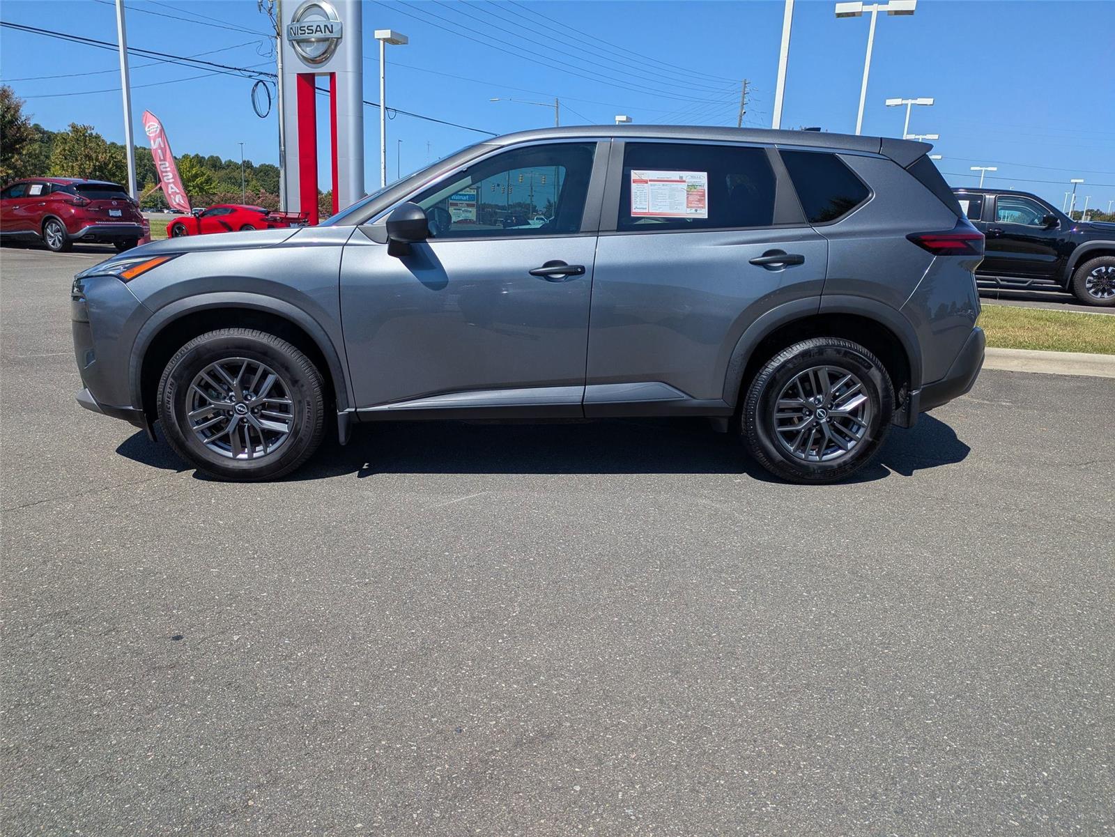 2023 Nissan Rogue S photo 7