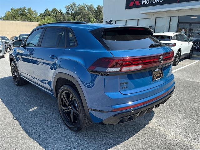 2026 Volkswagen Atlas Cross Sport SEL R-Line photo 4