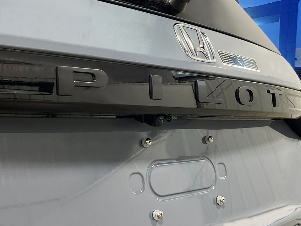 2025 Honda Pilot Black Edition photo 5