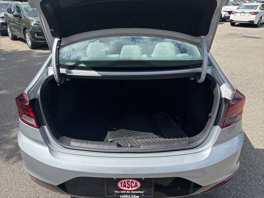2020 Hyundai Elantra SEL photo 24