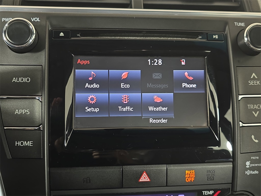 2015 Toyota Camry XSE photo 19