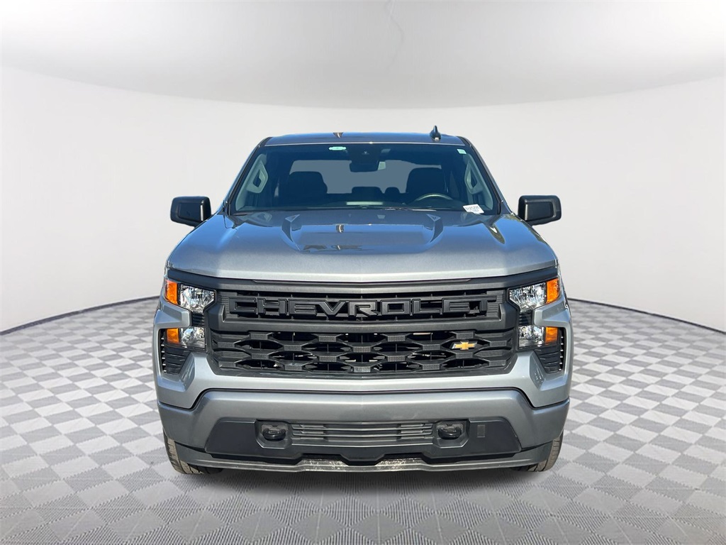 2024 Chevrolet Silverado 1500 Custom photo 2