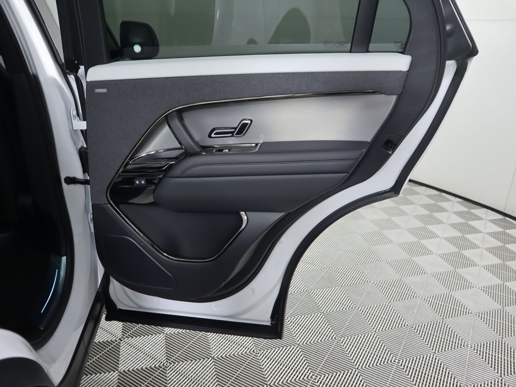 2025 Land Rover Range Rover Sport SE photo 26