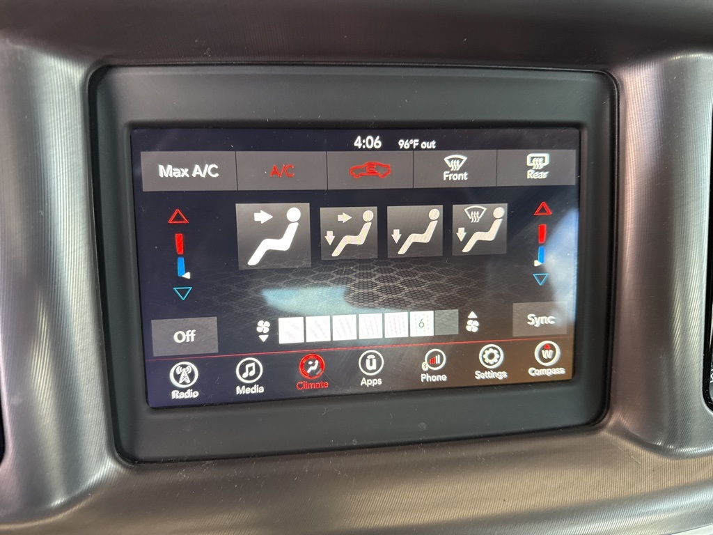 2022 Dodge Charger SXT photo 10