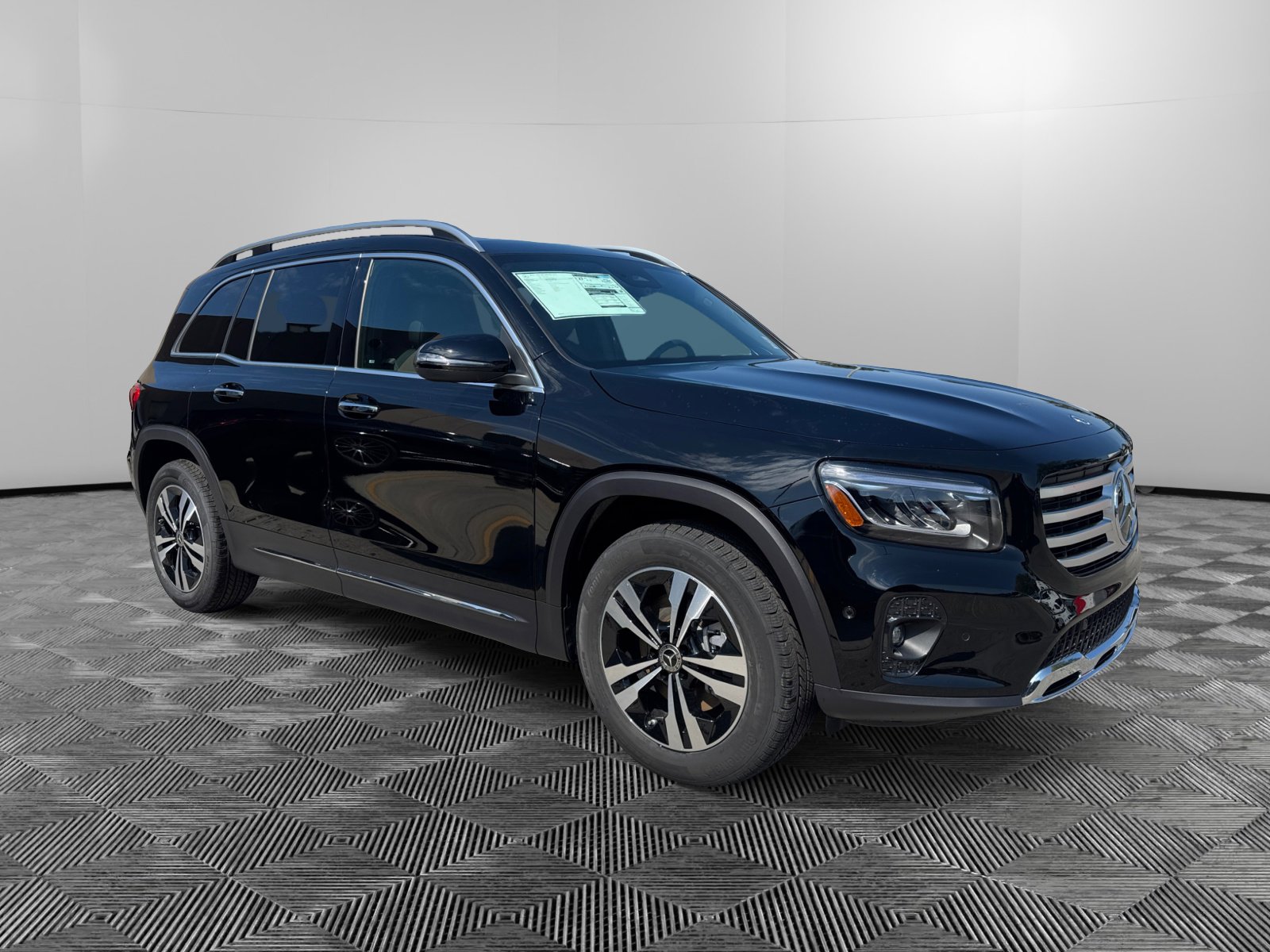 2026 Mercedes-Benz GLB GLB 250's photo