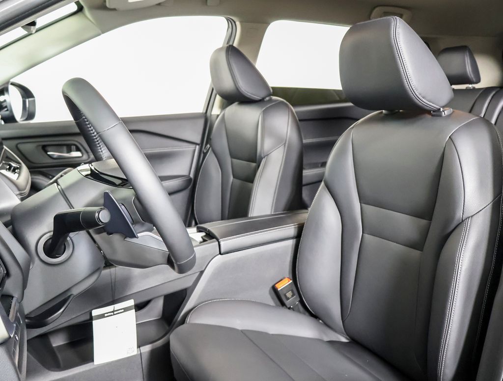 2025 Nissan Rogue SL photo 7