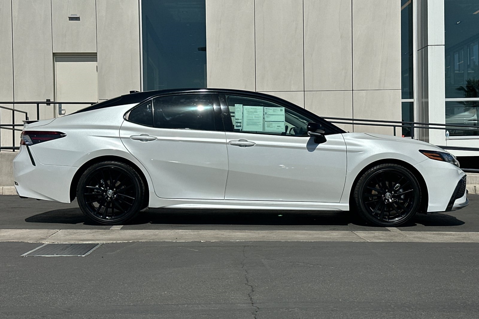 2023 Toyota Camry XSE V6 photo 2