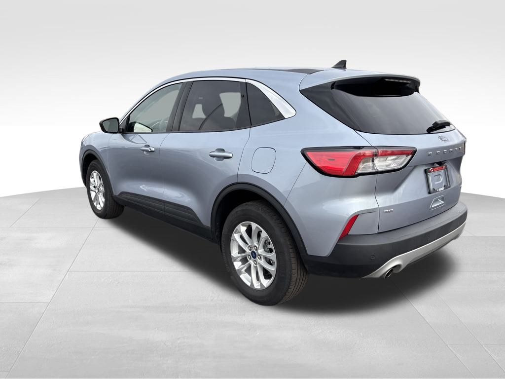 2022 Ford Escape SE photo 3
