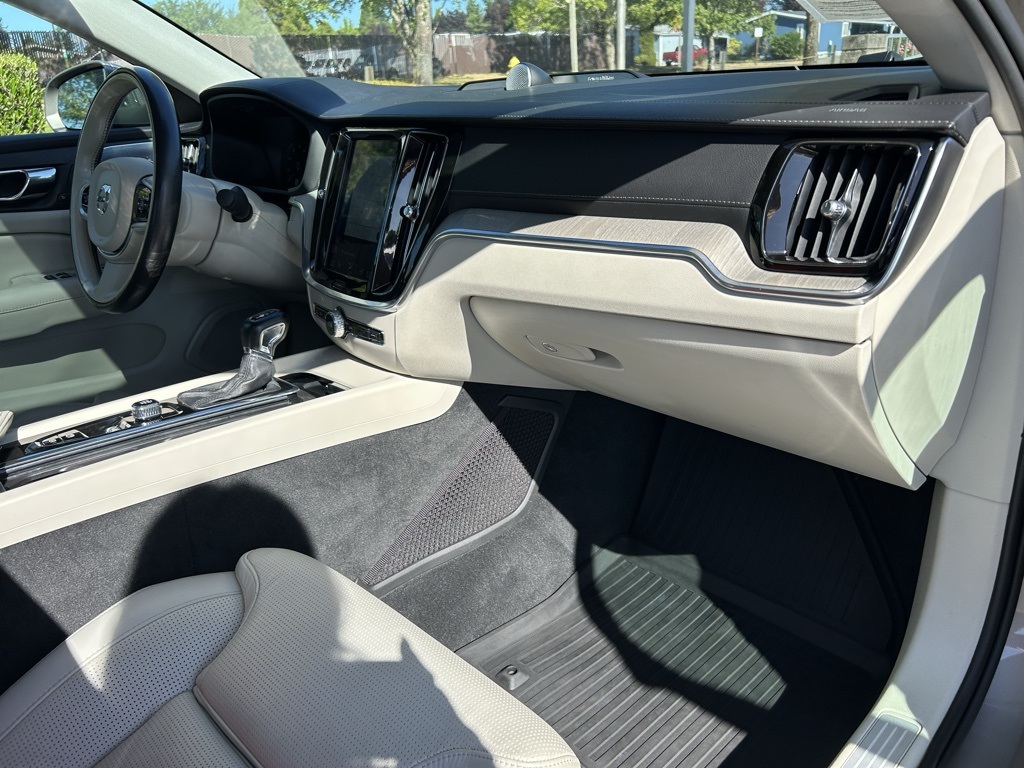 2019 Volvo S60 T6 Inscription AWD photo 24