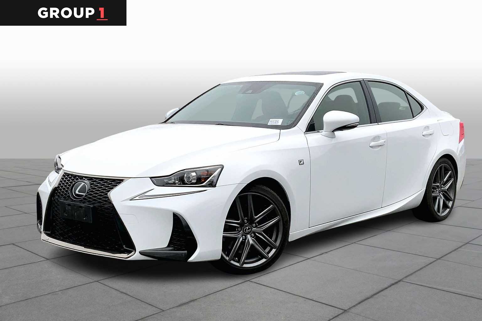 2017 Lexus IS 300's photo