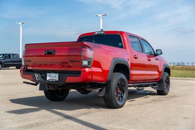 2017 Toyota Tacoma TRD Pro photo 7