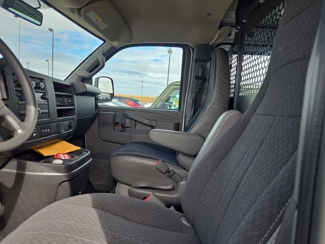 2023 Gmc Savana Cargo 2500 photo 2