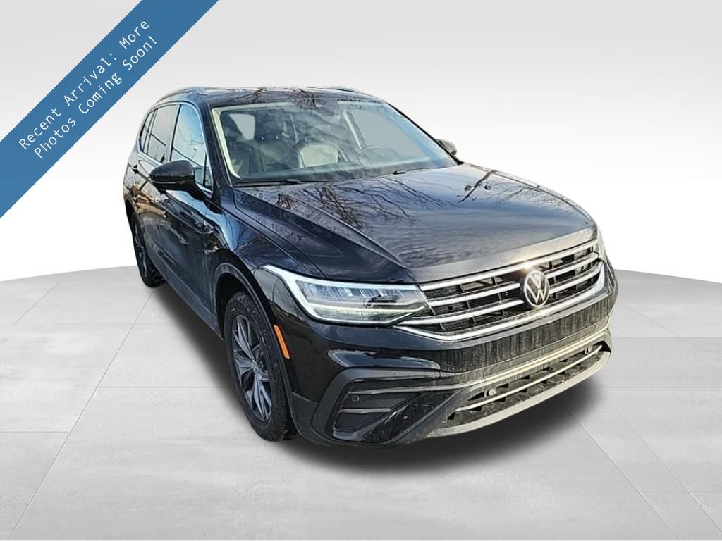 2023 Volkswagen Tiguan SE's photo
