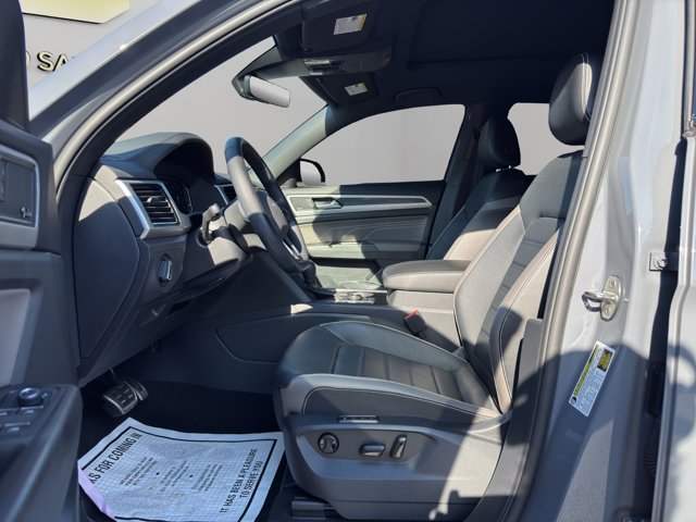 2022 Volkswagen Atlas Cross Sport V6 SEL Premium R-Line photo 9
