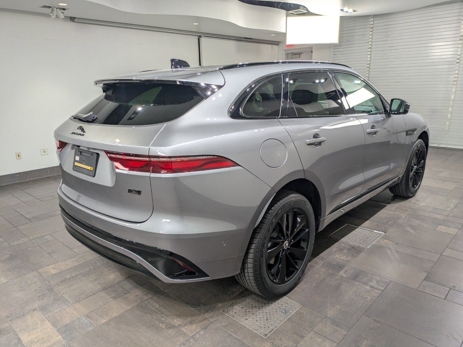 2026 Jaguar F-PACE P250 R-Dynamic S photo 23