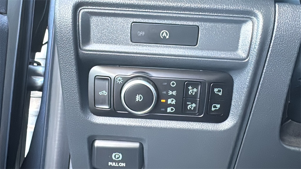 2025 Ford F-150 XLT photo 17