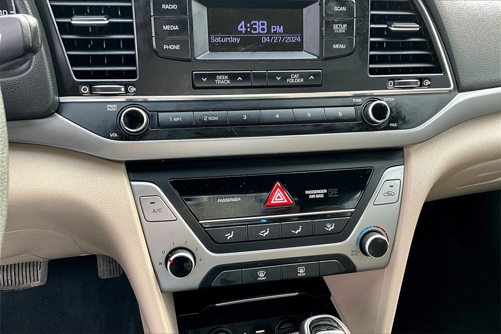 2017 Hyundai Elantra SE photo 21