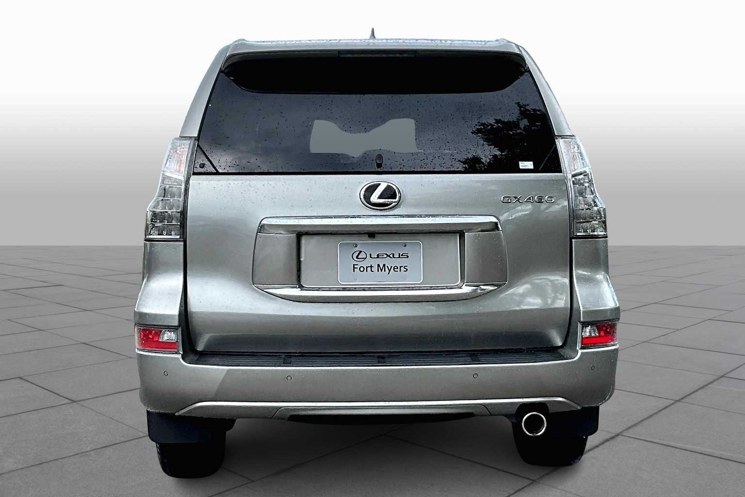 2023 Lexus GX 460 Premium photo 3