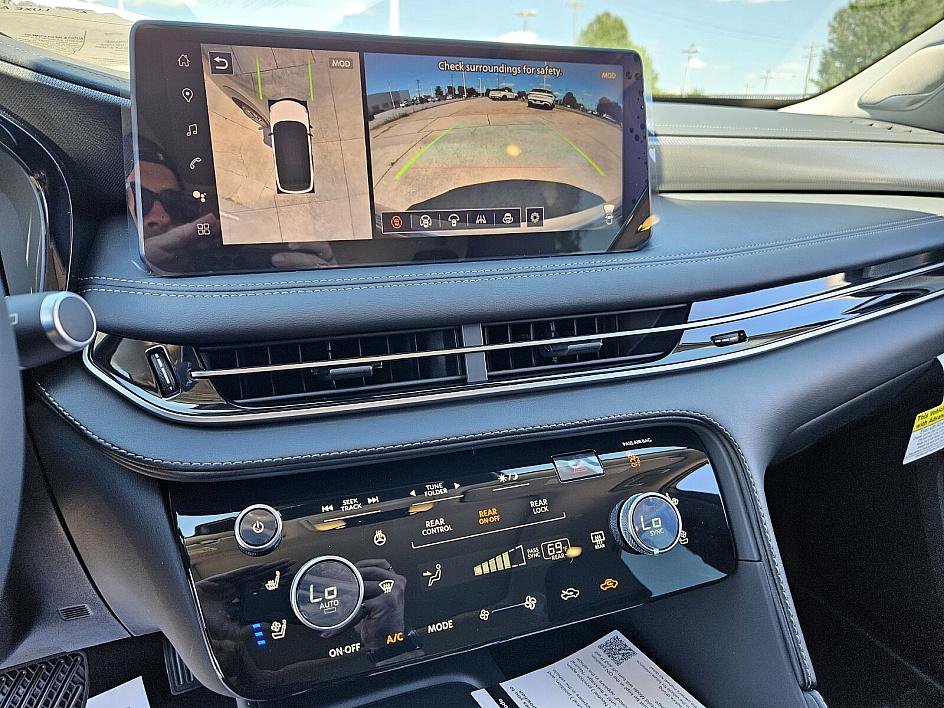 2026 Infiniti QX60 Luxe photo 17