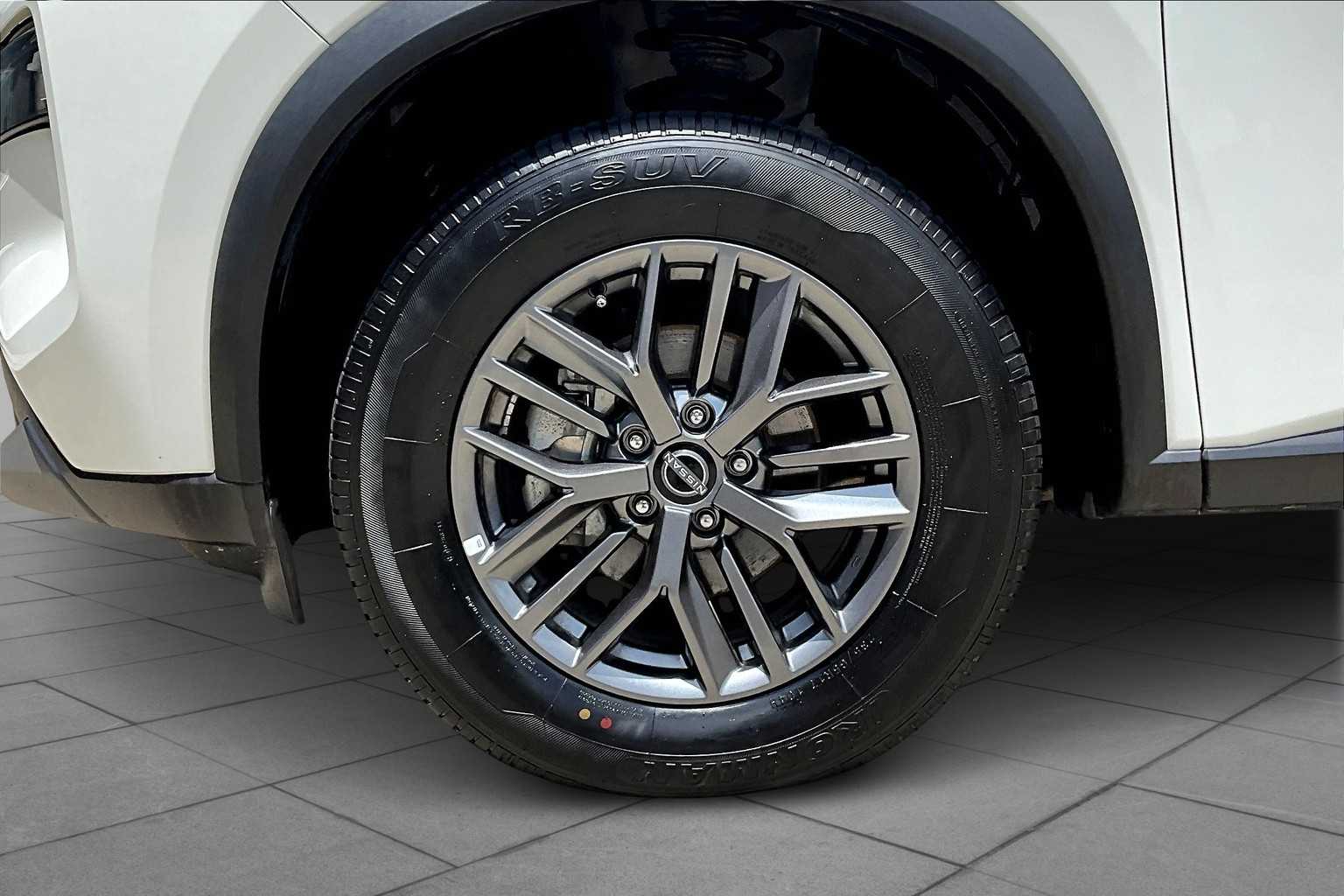 2023 Nissan Rogue S photo 8