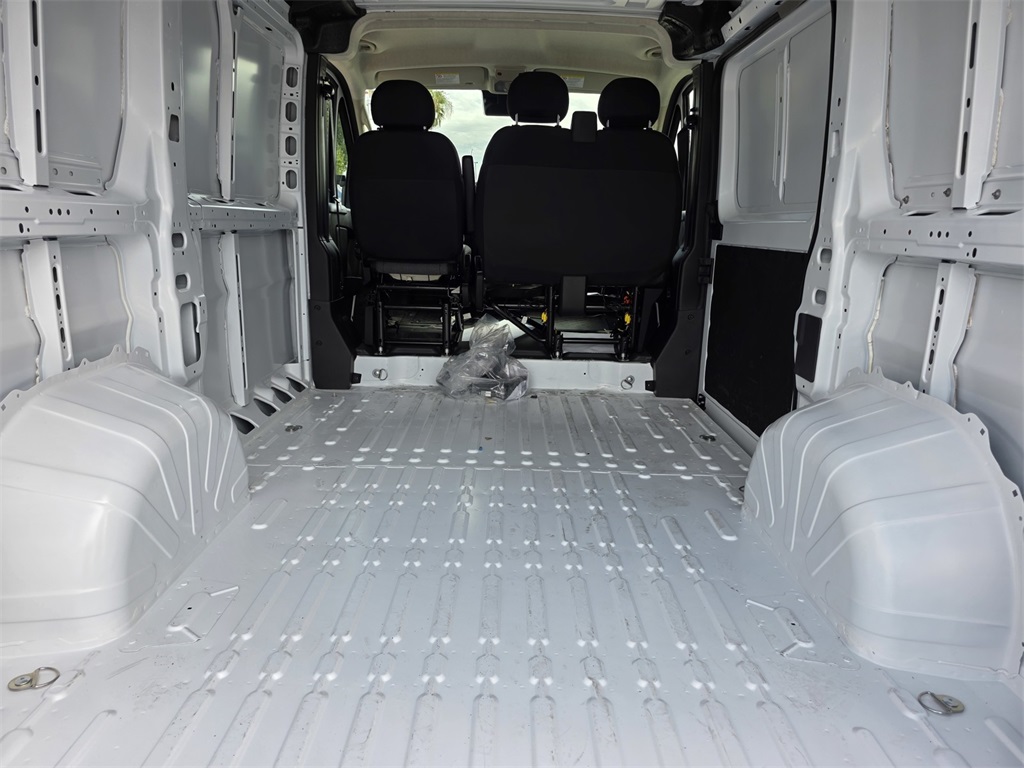 2026 Ram ProMaster 1500 photo 9