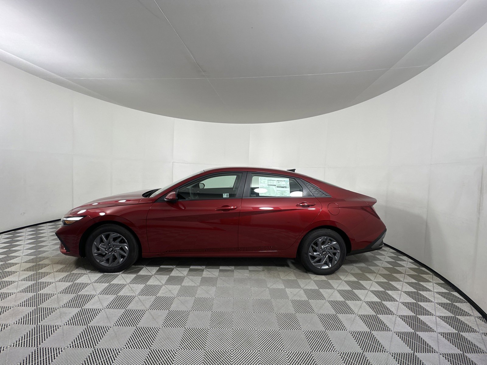 2024 Hyundai Elantra SEL photo 4
