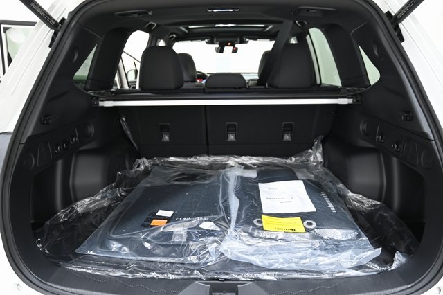 2025 Subaru Forester Premium photo 17