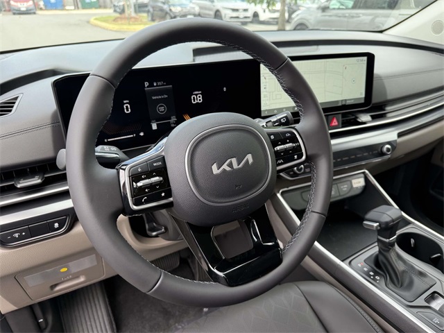 2026 Kia Carnival LXS photo 2