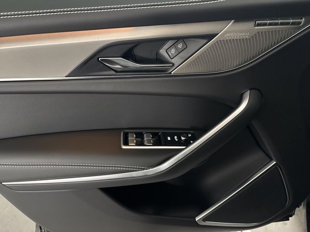 2025 Jaguar F-PACE P250 R-Dynamic S photo 12