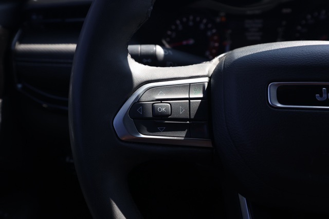 2023 Jeep Compass Altitude photo 25