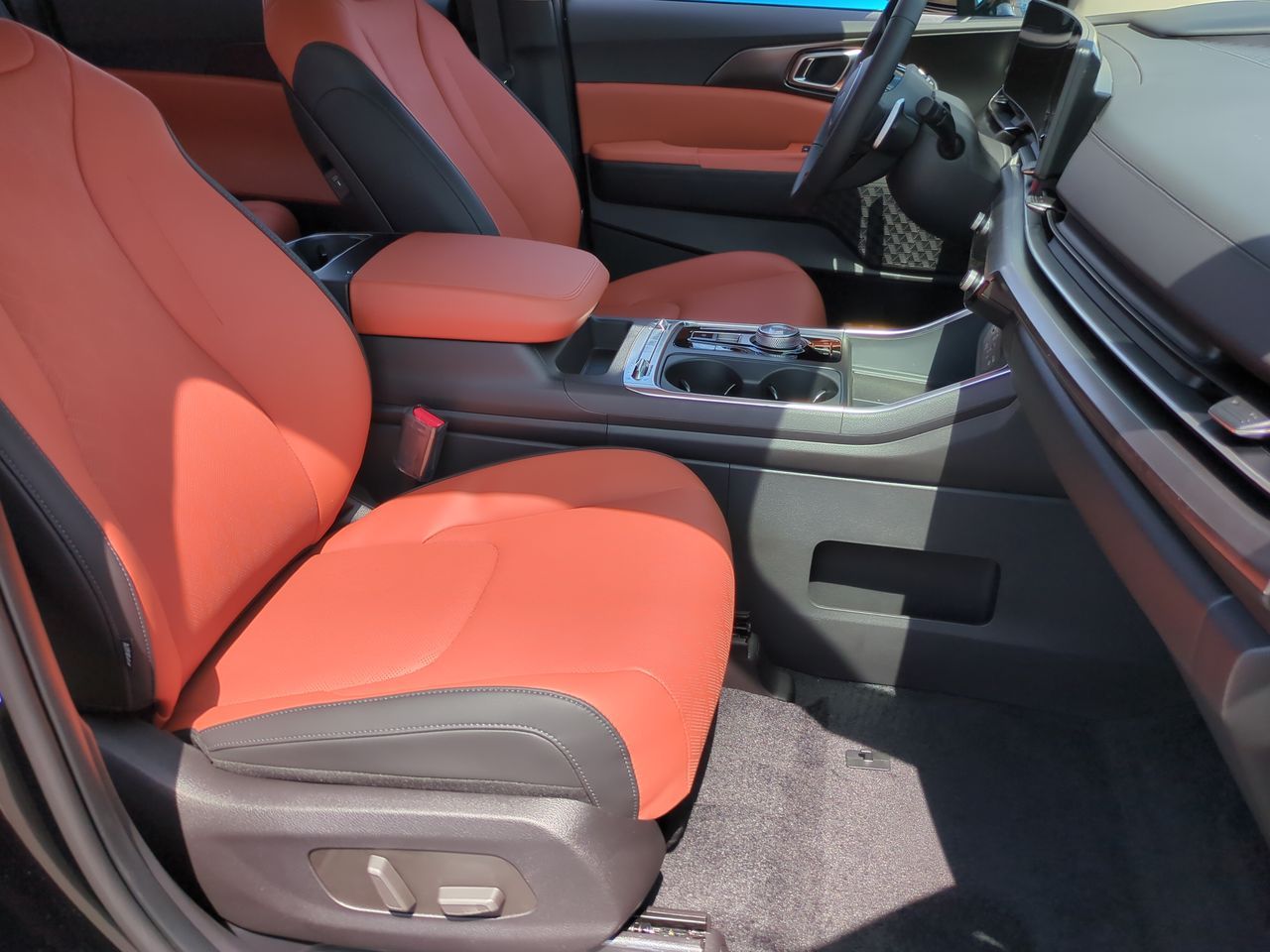 2026 Kia Carnival SX photo 23