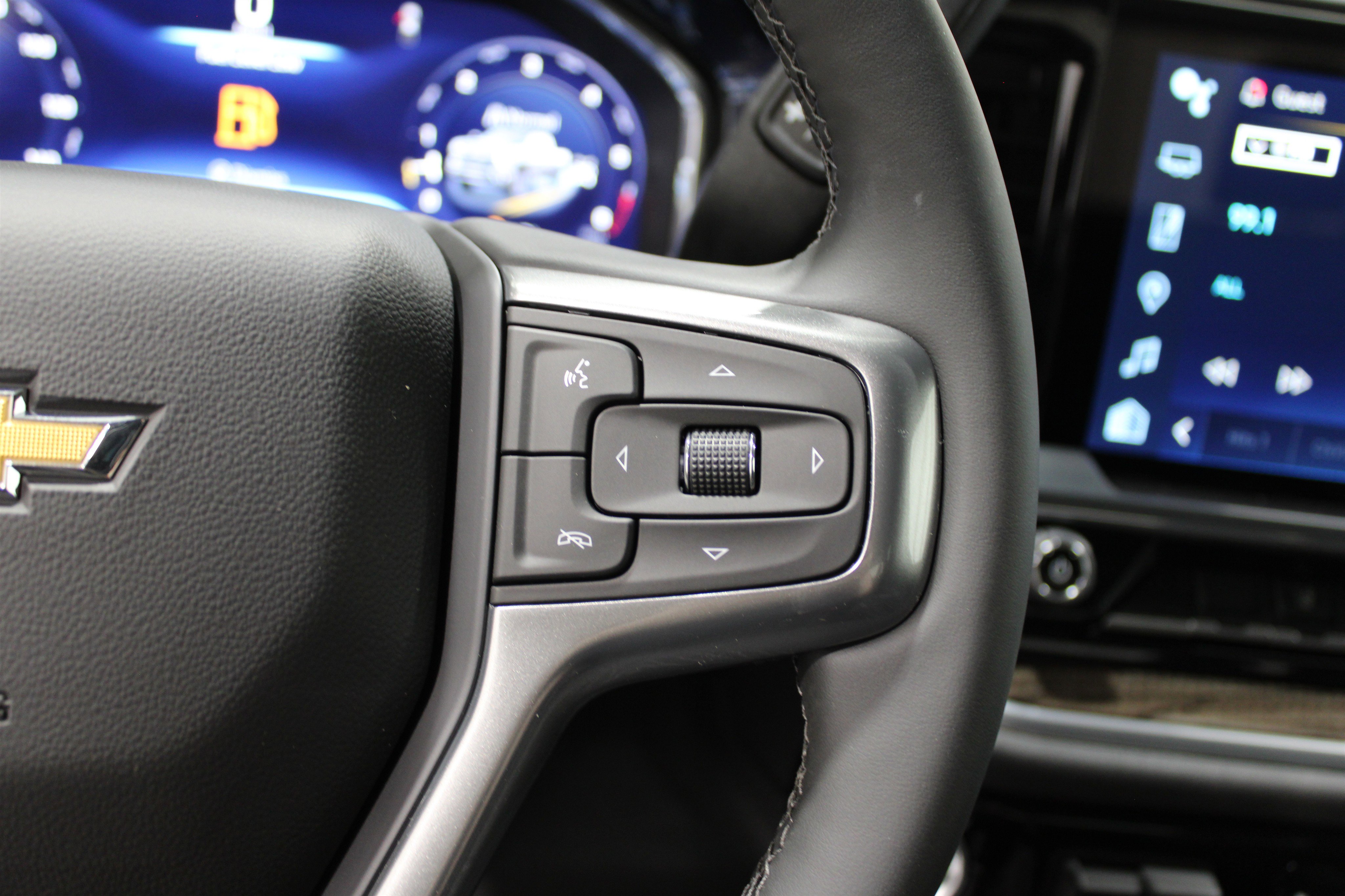 2025 Chevrolet Silverado 2500HD LT photo 9
