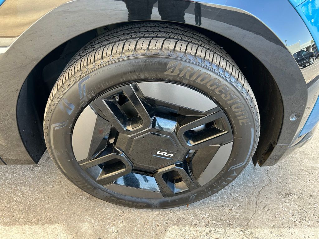 2024 Kia EV9 GT-Line photo 2
