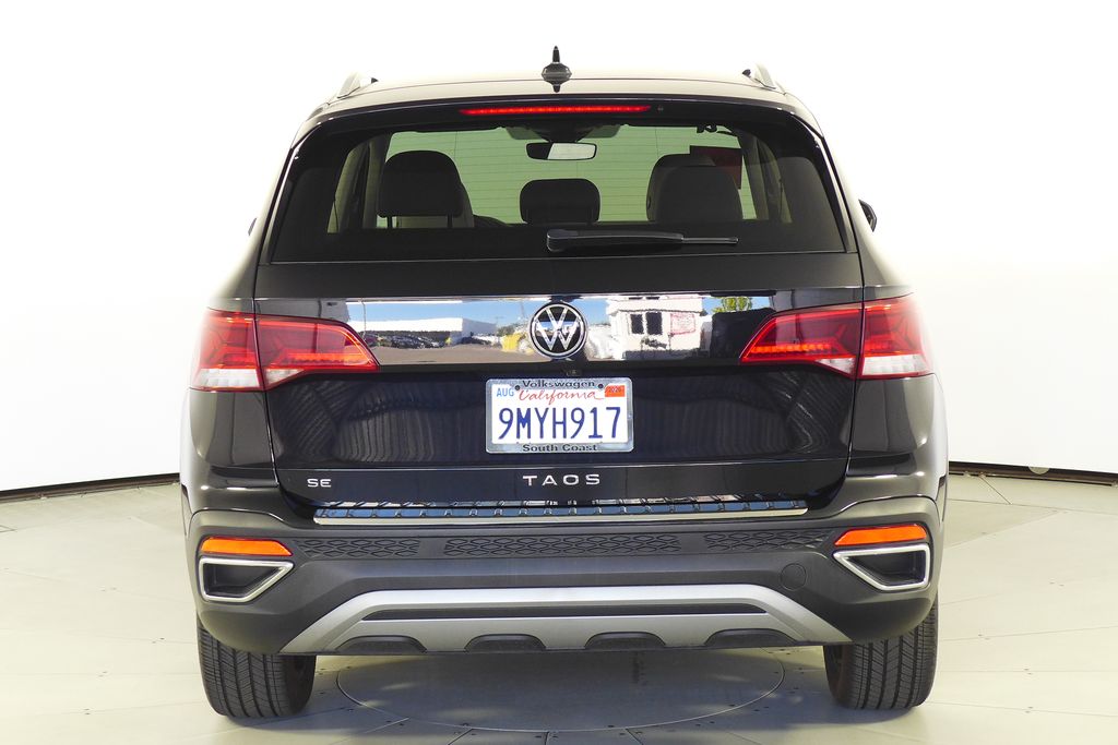 2024 Volkswagen Taos SE photo 4