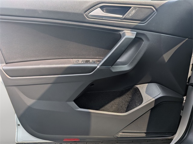2020 Volkswagen Tiguan SE photo 20