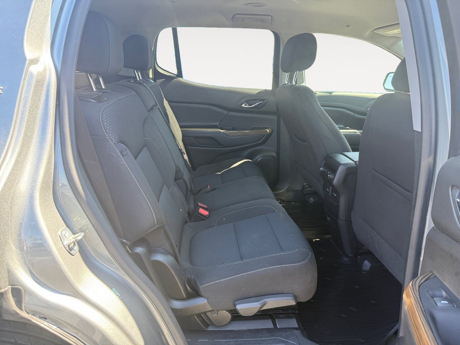 2023 Gmc Acadia SLE photo 17