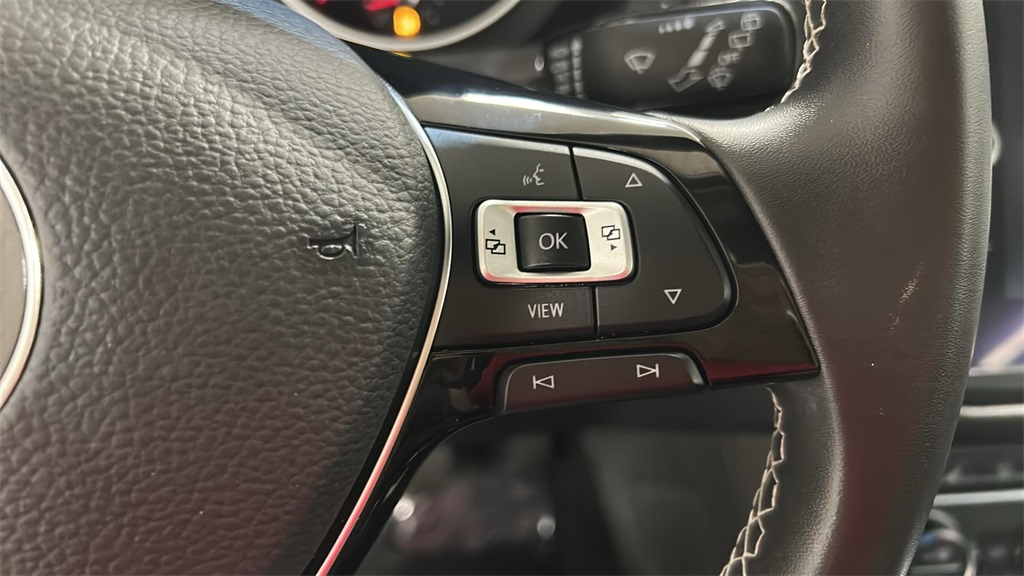 2021 Volkswagen Tiguan R-Line Black SEL photo 24