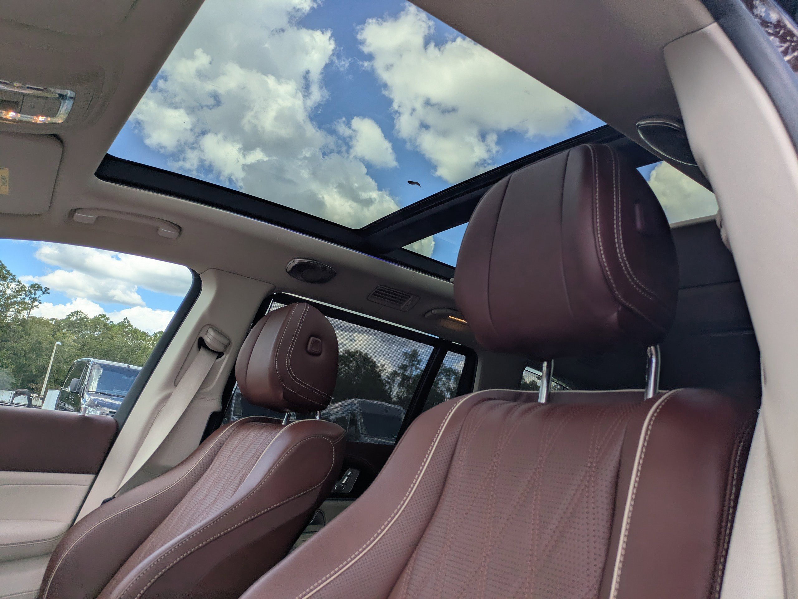 2024 Mercedes Benz GLS Maybach 600 photo 4