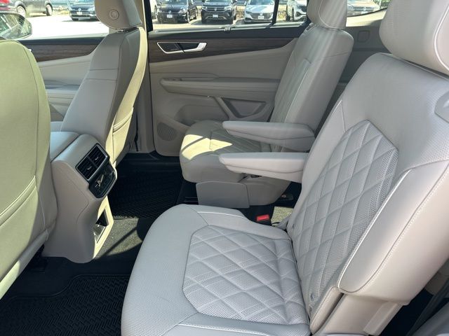 2026 Volkswagen Atlas SEL Premium R-Line photo 12