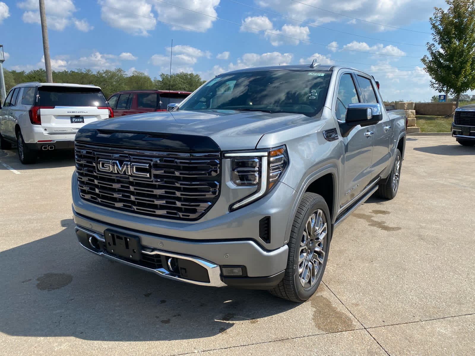 2026 Gmc Sierra 1500 Denali photo 2