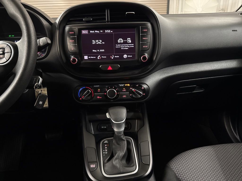 2022 Kia Soul LX photo 25