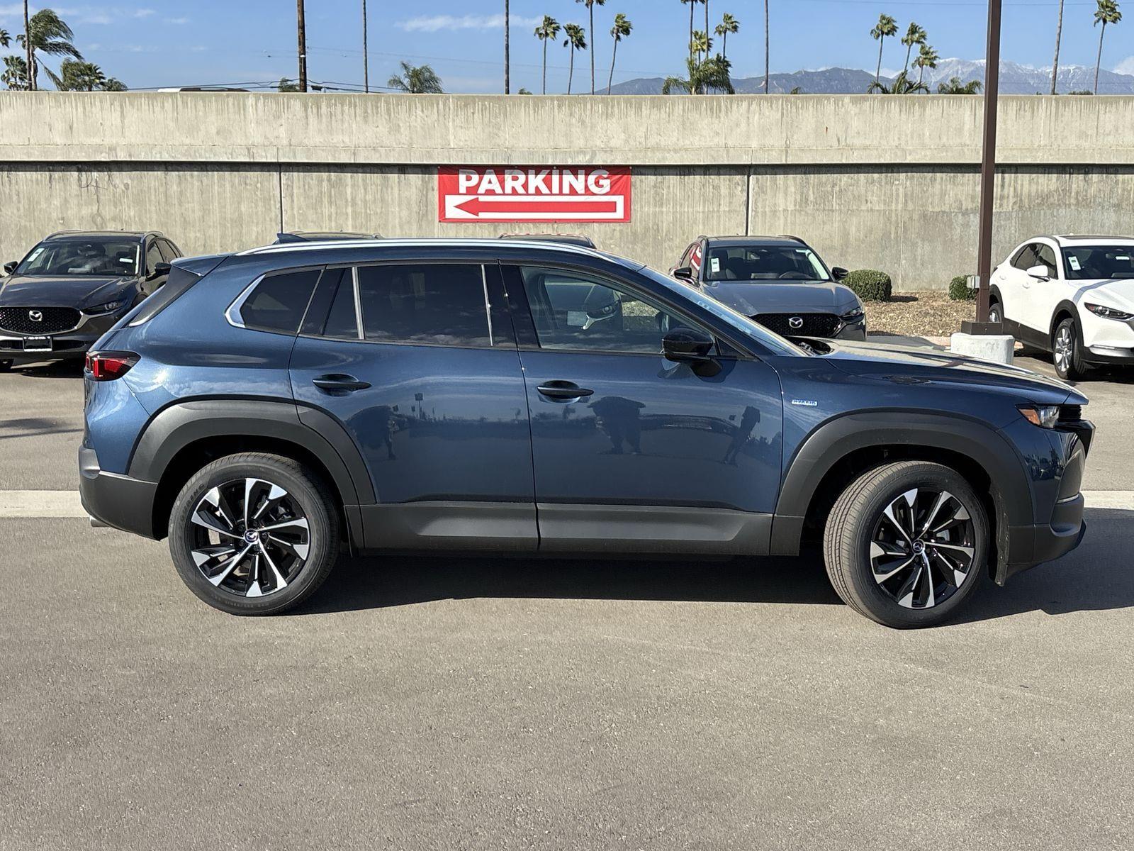 2025 Mazda CX-50 Premium Plus photo 2